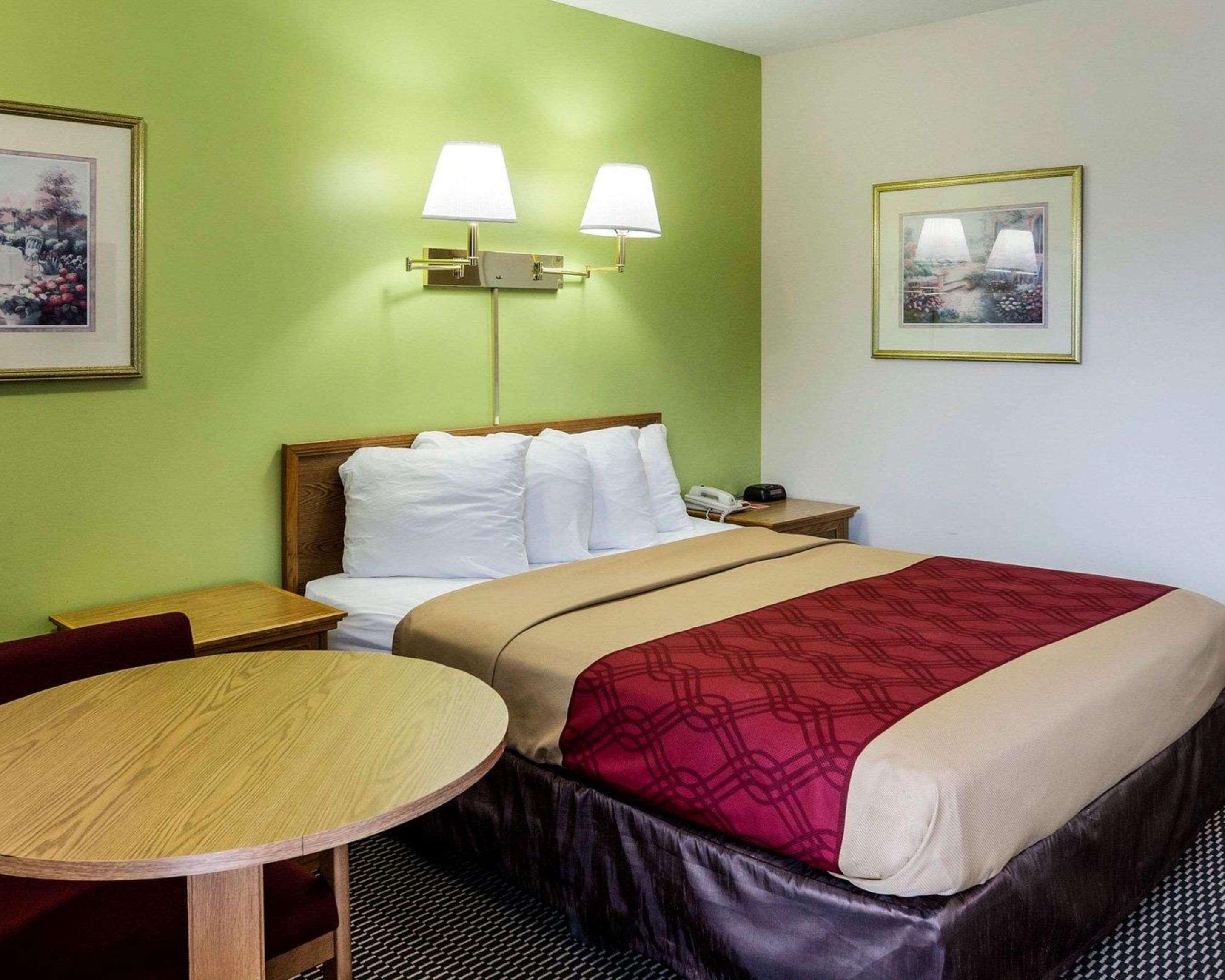 Econo Lodge University Lawrence Exterior foto